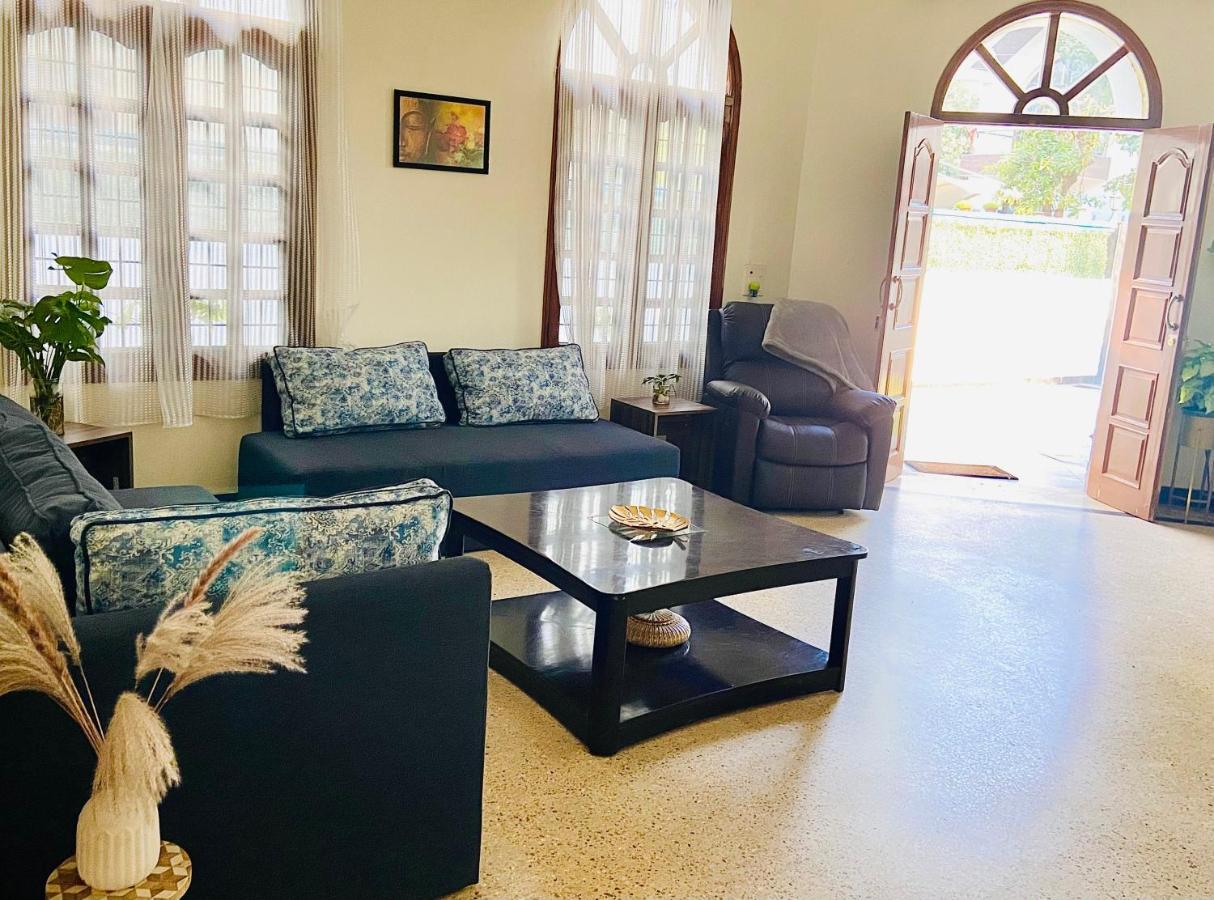Roshani Pool Villa Gurgaon - 7Br #Privatepool #Villa #Bungalow #Garden #Staycation エクステリア 写真